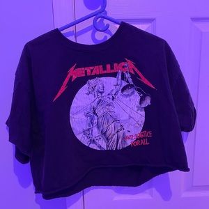 metallica cropped graphic tee